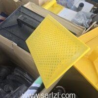 TALOUCHE PLASTIQUE CARRE PM JAUNE